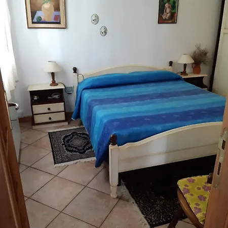 Is Praneddas * SantʼAntìoco